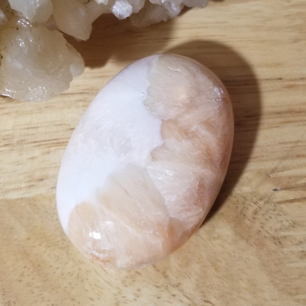 Peach Stilbite and Scolecite Palm Stones - Picture 6 of 6